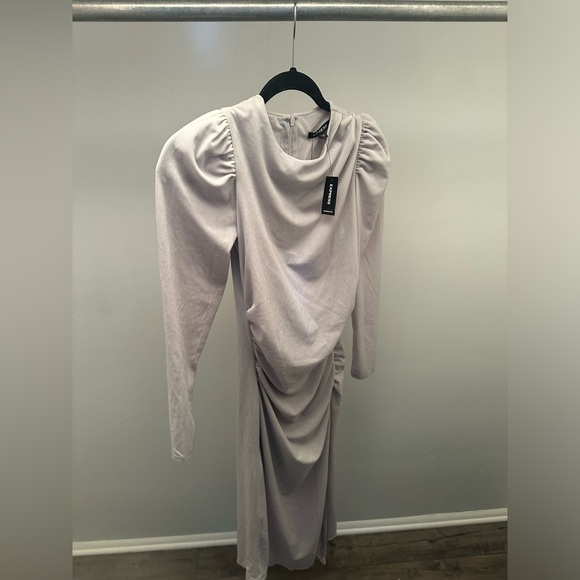 Express dress - Picture 1 of 9